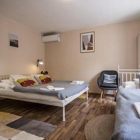 Vagi Apartment Sarvar Ngoại thất bức ảnh