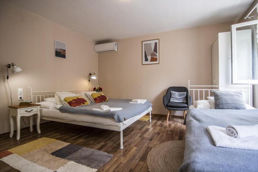Vagi Apartment Sarvar Ngoại thất bức ảnh