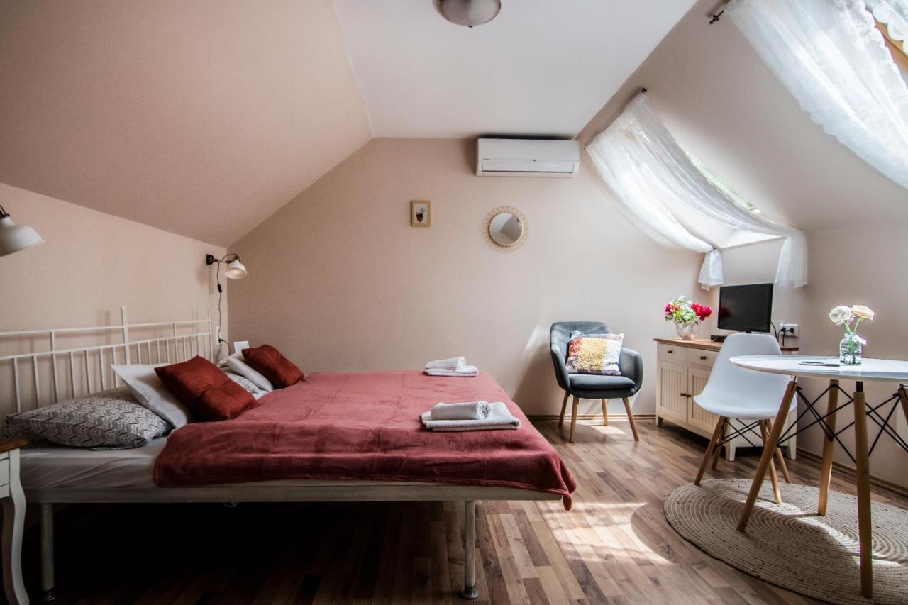 Vagi Apartment Sarvar Ngoại thất bức ảnh