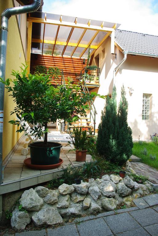 Vagi Apartment Sarvar Ngoại thất bức ảnh