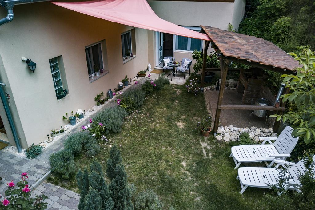 Vagi Apartment Sarvar Ngoại thất bức ảnh